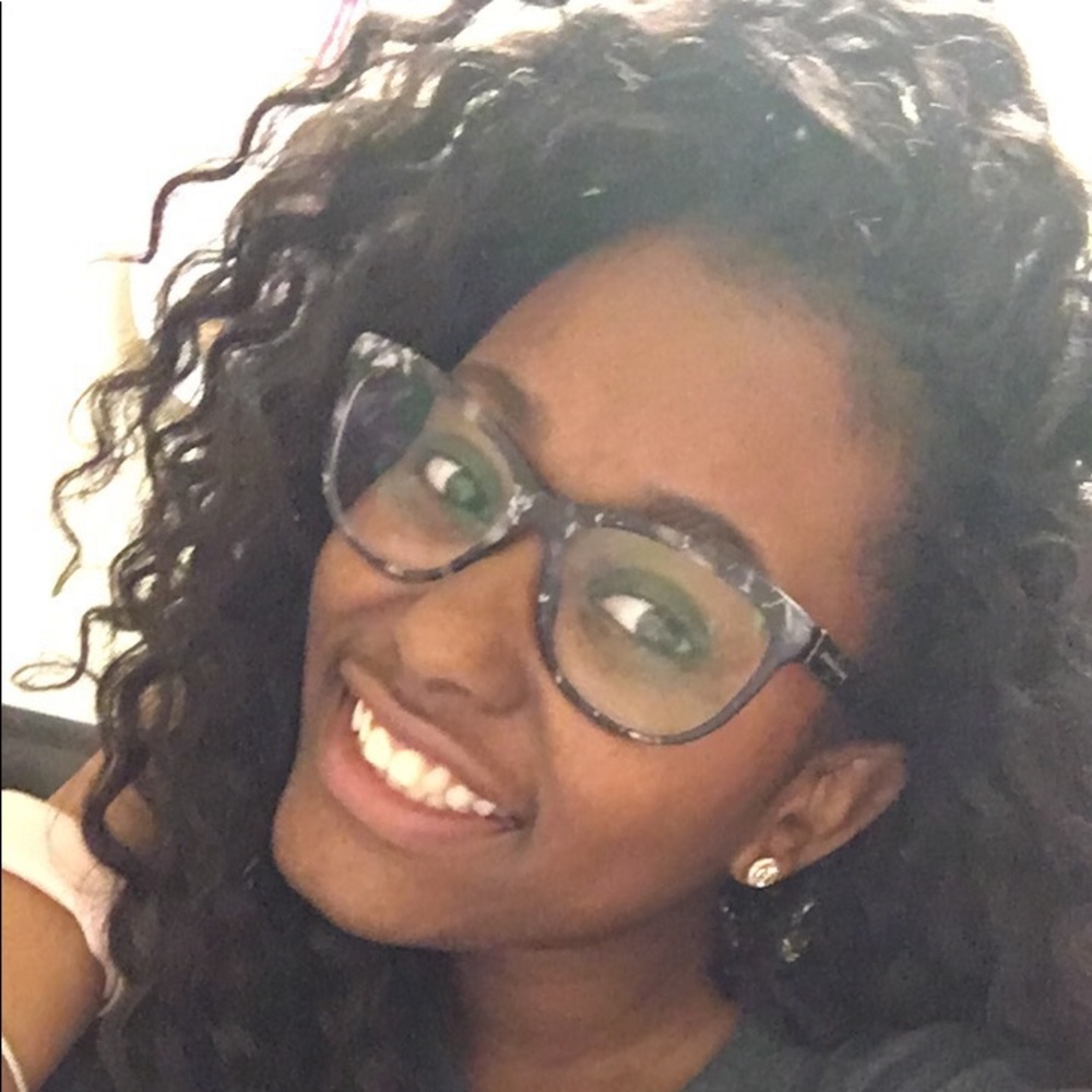 Meet your Posher, Alijah